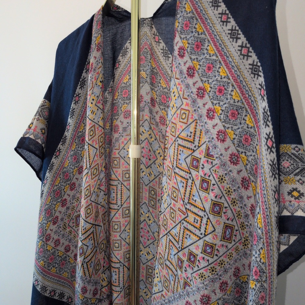 Alona Kimono Wrap Women One Size Navy Blue Geometric Tribal Print Tassel Trim - Picture 3 of 7